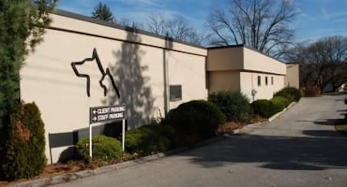 Leader Heights Animal Hospital 12
