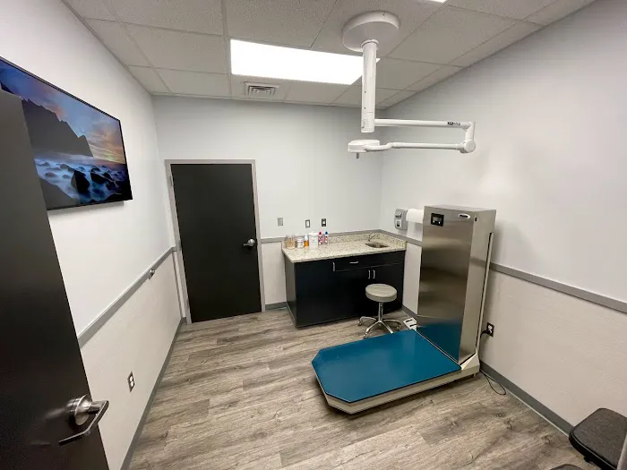 Hampton Cove Animal Hospital & Covepets 12