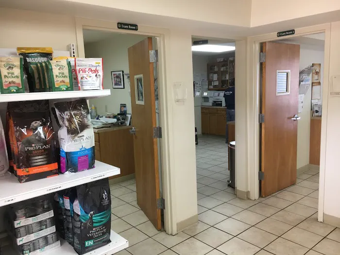 Animal Care Center Of Brentwood 12