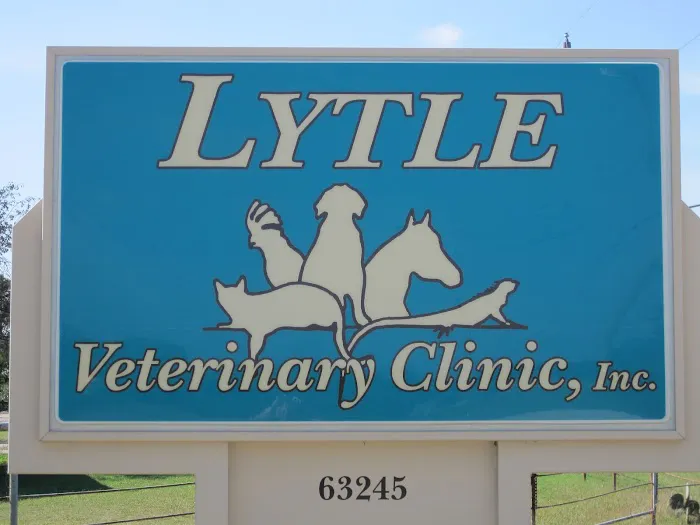 Lytle Veterinary Clinic 12