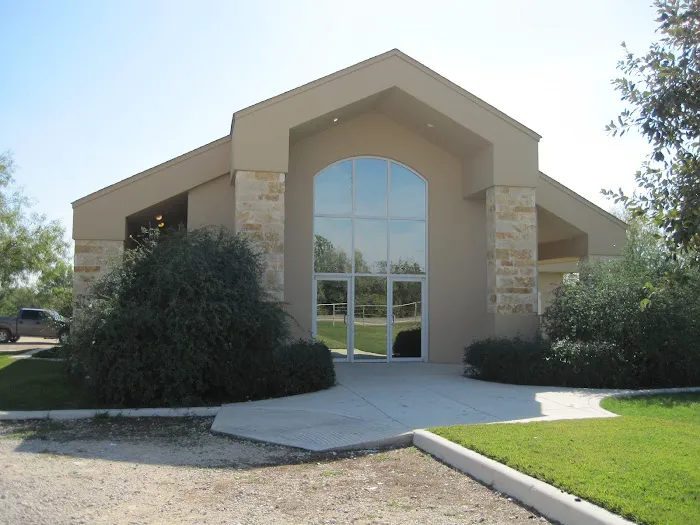 Lytle Veterinary Clinic 12