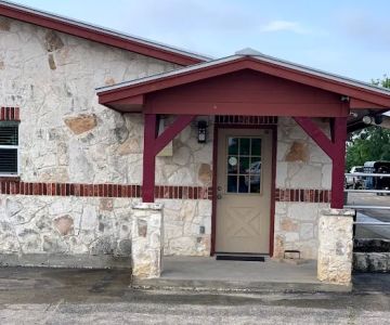 Retama Equine Hospital