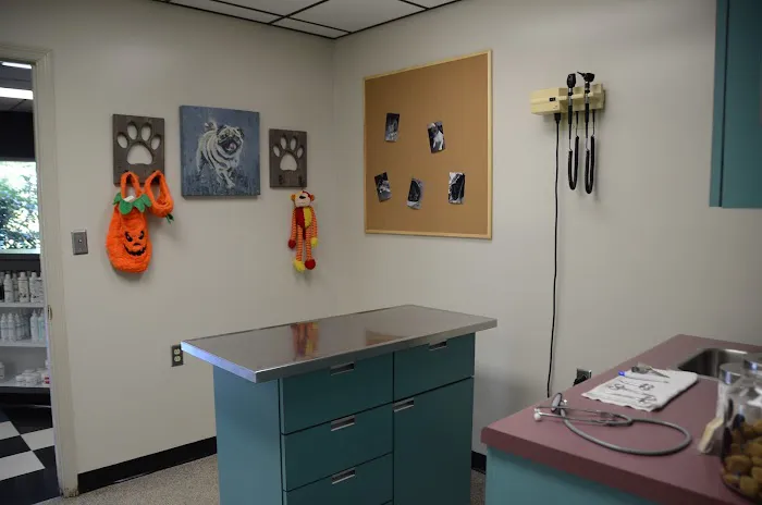 Red Oak Veterinary Clinic 12