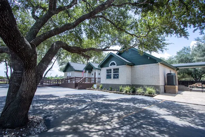The Oaks Veterinary Clinic 12