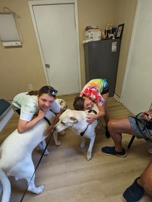 Iroquois Animal Clinic 12