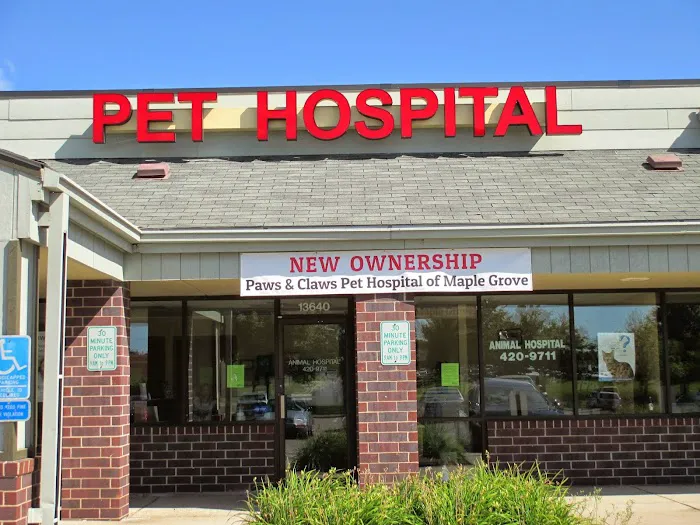Paws & Claws Pet Hospital of Maple Grove 4