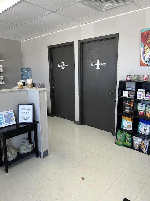 Paws & Claws Pet Hospital of Maple Grove 9