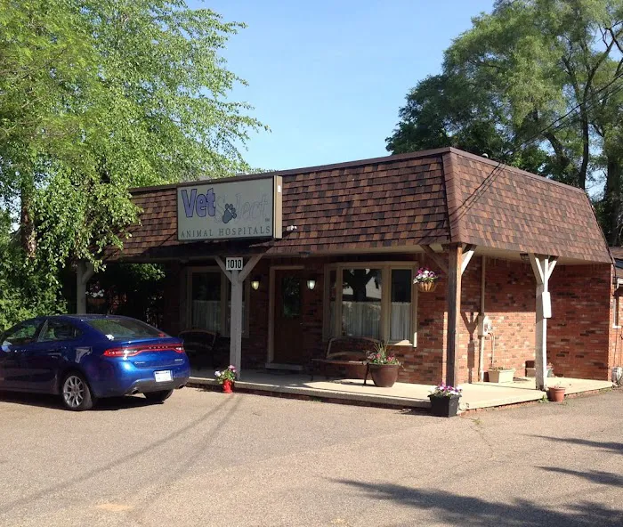 VetSelect Animal Hospital of Commerce Township 9