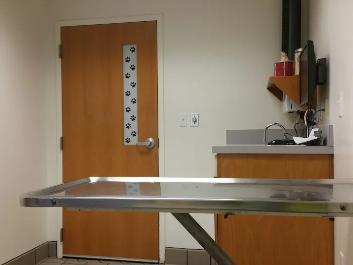 The Oaks Veterinary Clinic 12