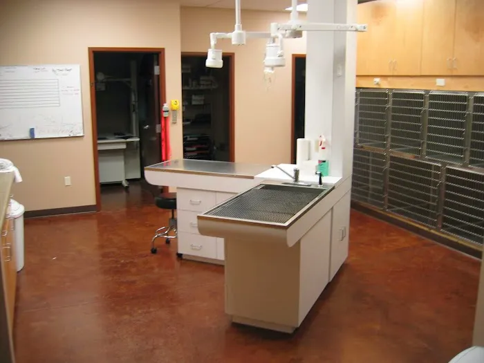 Carothers Parkway Veterinary Clinic 12