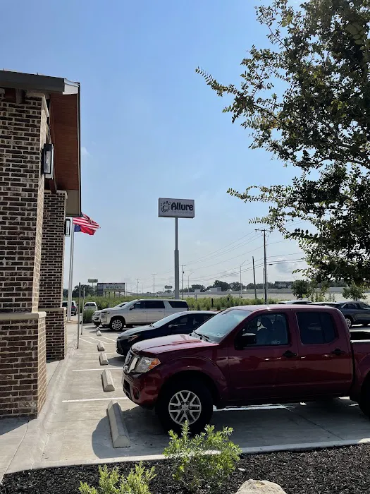 Allure Veterinary Hospital & Urgent Care 12