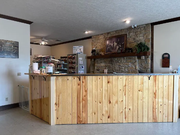 Spencer Town & Country Veterinary Clinic 12