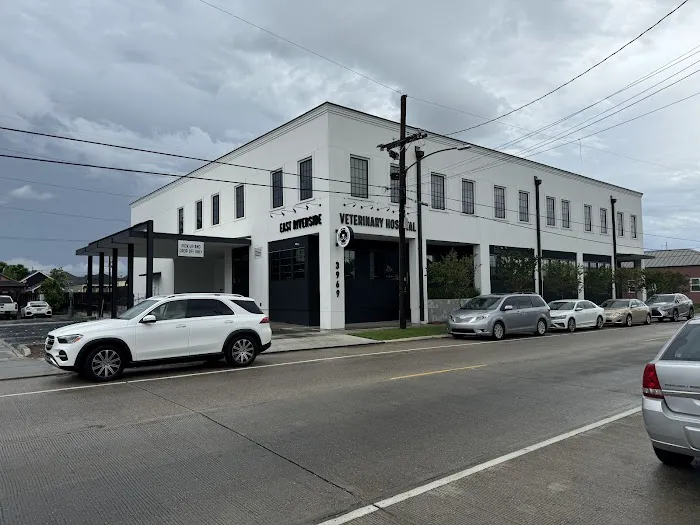 East Riverside Veterinary Hospital 6