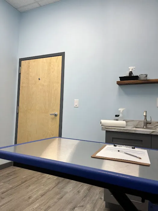 Gravel Springs Animal Hospital 12