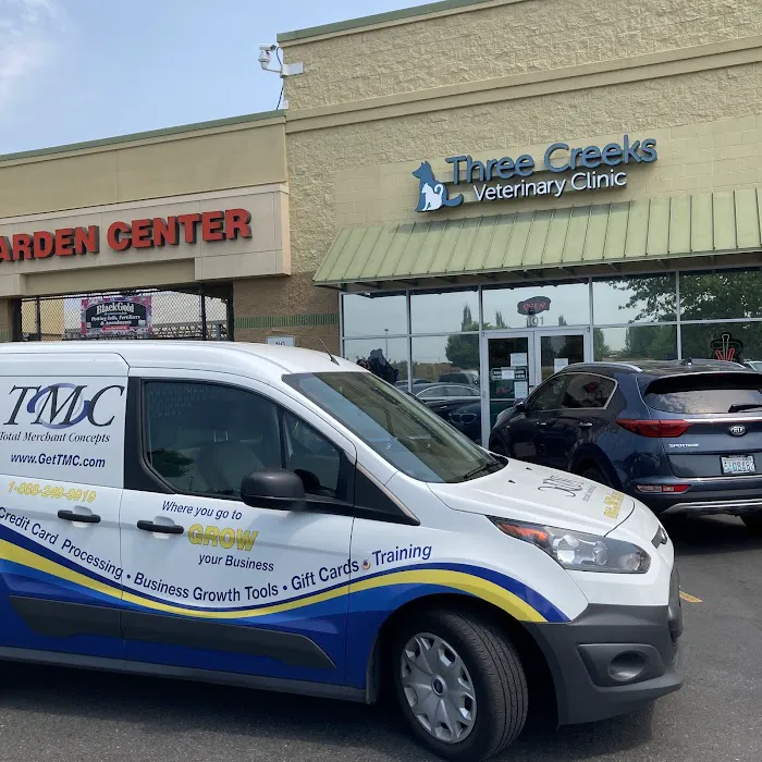 Three Creeks Urgent Care Clinic, A Thrive Pet Healthcare Partner 9