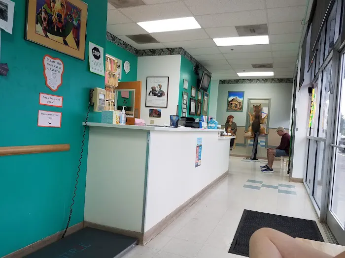 Three Creeks Urgent Care Clinic, A Thrive Pet Healthcare Partner 5