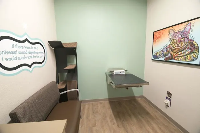 Center Veterinary Clinic and Urgent Care 2