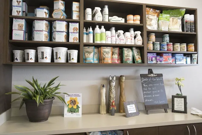 Center Veterinary Clinic and Urgent Care 5