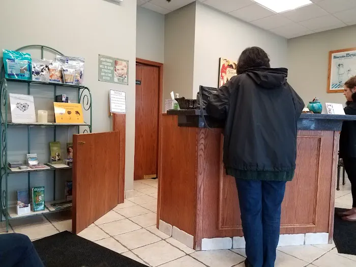Eola Point Animal Hospital 12