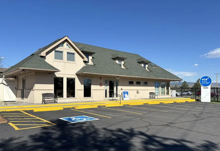 VCA Broadway Animal Hospital and Pet Center 4