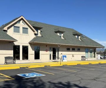 VCA Broadway Animal Hospital and Pet Center