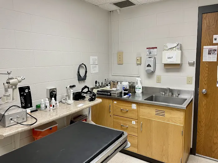 UW Veterinary Care 12