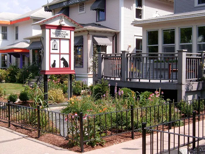Grand Avenue Veterinary Center 7