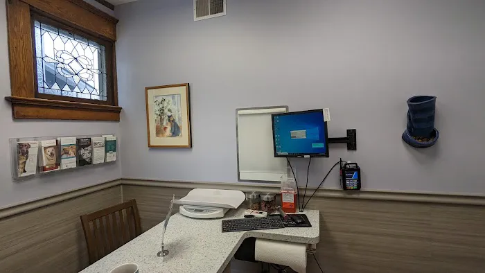 Grand Avenue Veterinary Center 1
