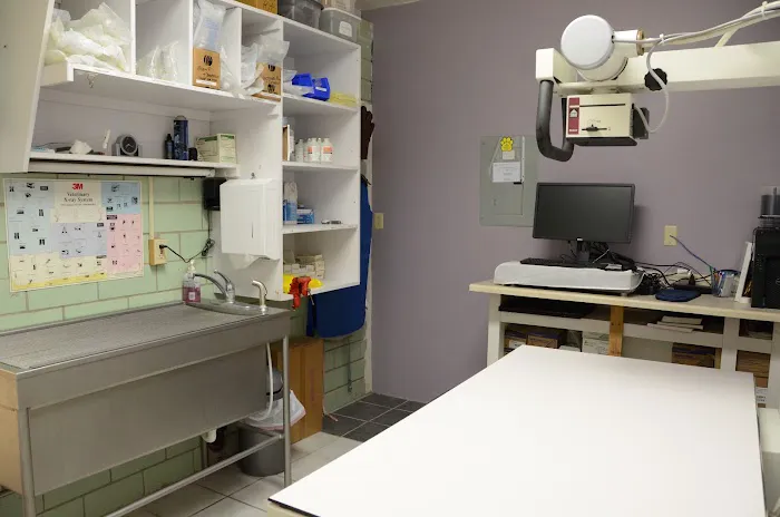 Twelve Mile Veterinary Clinic 9