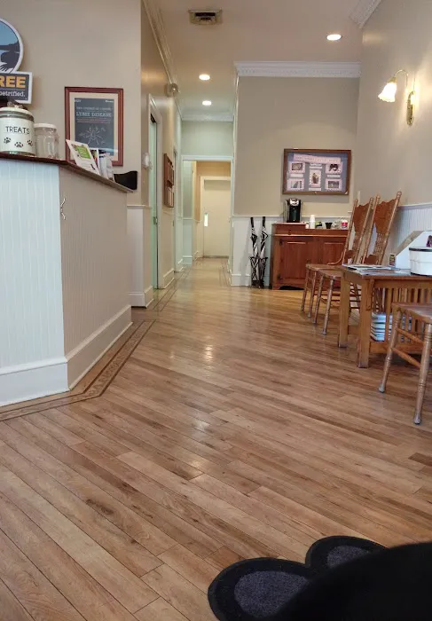 Doc·Side Veterinary Medical Center 9