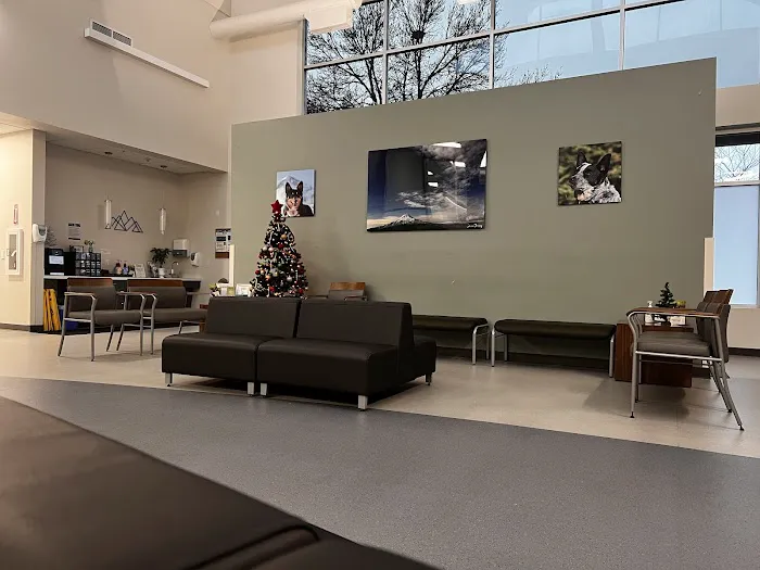 Pacific Northwest Pet ER & Specialty Center 12