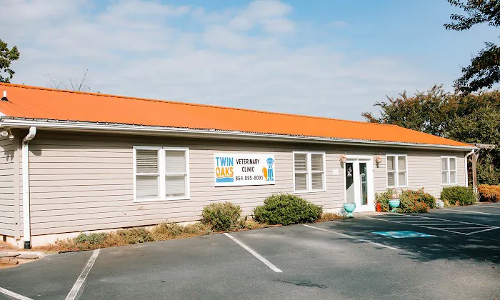Twin Oaks Veterinary Clinic 6