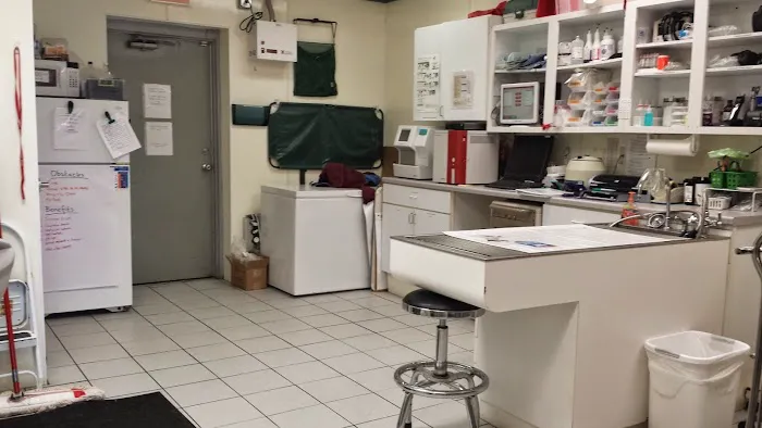 Caton Crossing Animal Hospital 12