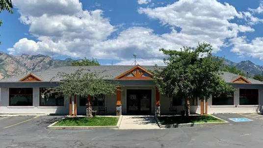 Canyons Veterinary Clinic 1