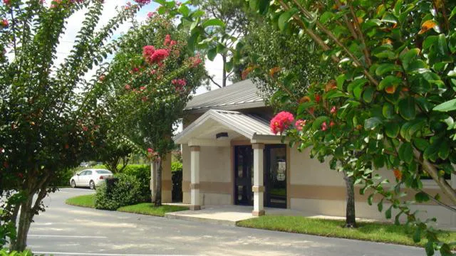 Coastal Veterinary Hospital & Pet Resort 1