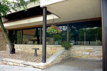 Spring Harbor Animal Hospital