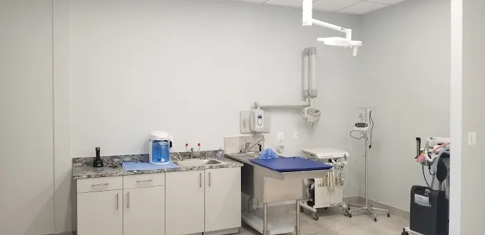 Glenkirk Animal Hospital 9