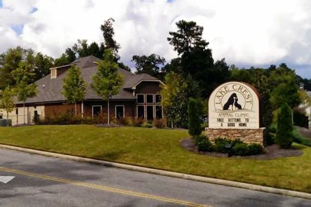 Lake Crest Animal Clinic