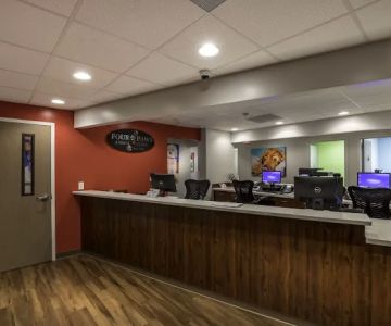 Four Paws Animal Clinic