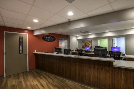 Four Paws Animal Clinic