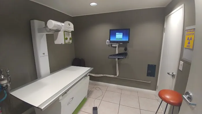 Airport Animal Hospital 1