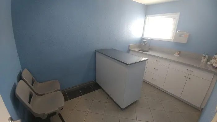 Airport Animal Hospital 9