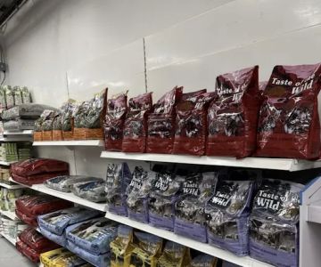 BROADWAY PET STORE