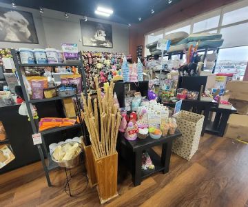 Whole Pets Market