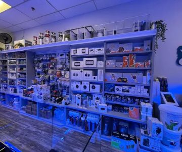 Reefco Aquariums - Showroom and Service