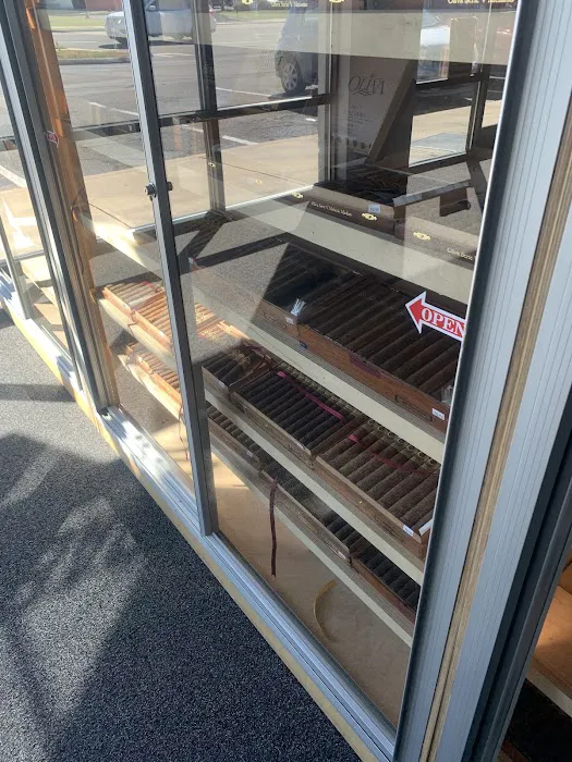 Mohegan smokeshop cigar & vape 7