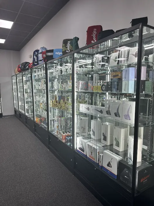 Mohegan smokeshop cigar & vape 8