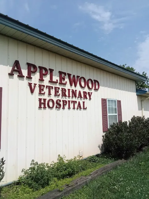 Applewood Animal Hospital 8