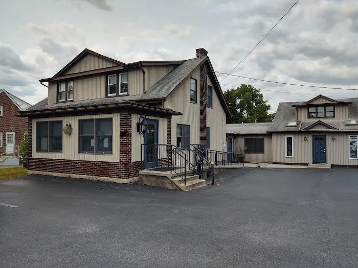 Lincoln Highway Veterinary Clinic 9