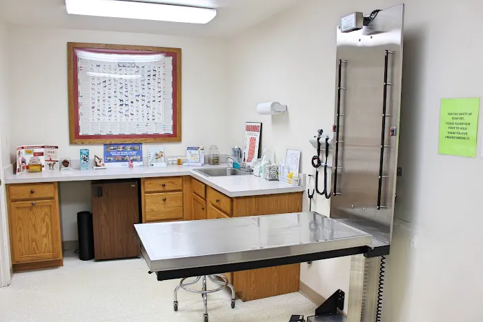 Warrick Veterinary Clinic - Newburgh Plaza 4